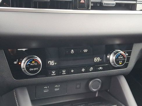 New 2026 Mitsubishi Outlander LE AWD/4WD image 8
