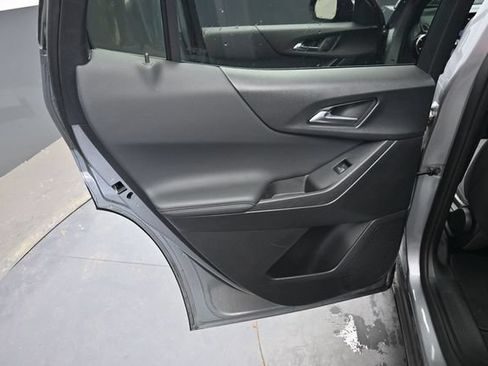 Used 2025 Chevrolet Equinox LT FWD image 11
