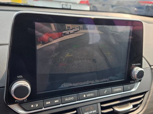 Used 2025 Nissan Altima 2.5 SV FWD image 20