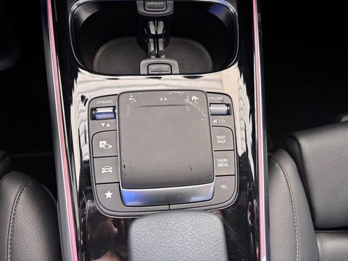 Used 2021 Mercedes-Benz GLB 250 w/ Premium Package image 24