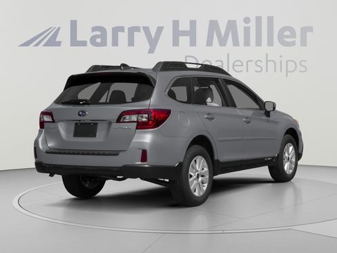 Used 2016 Subaru Outback 2.5i Premium AWD/4WD image 2