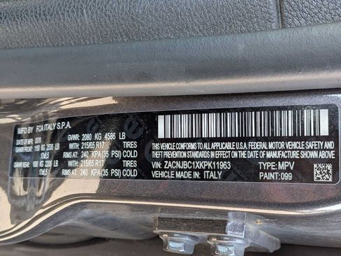 Used 2019 Jeep Renegade Trailhawk AWD/4WD image 32