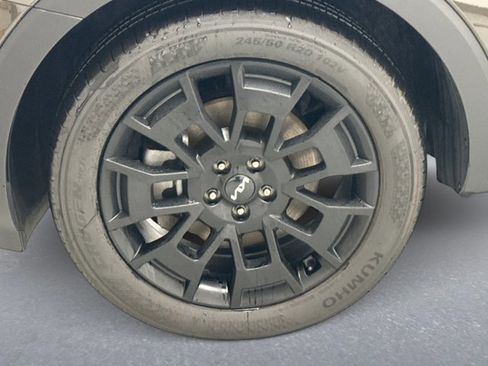 Used 2022 Kia Telluride EX w/ EX Premium Package image 25