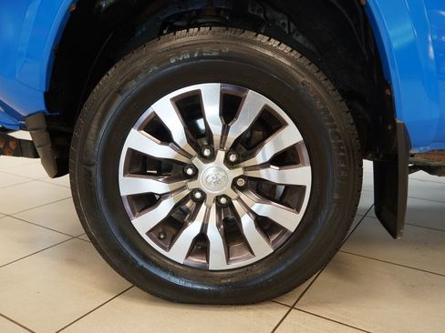 Used 2021 Toyota Tacoma Limited AWD/4WD image 16