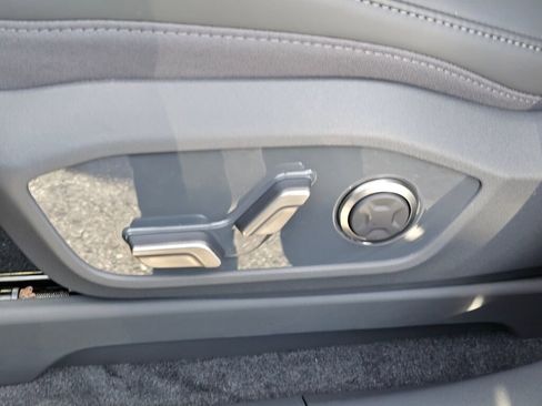 New 2026 Kia EV9 Wind image 36