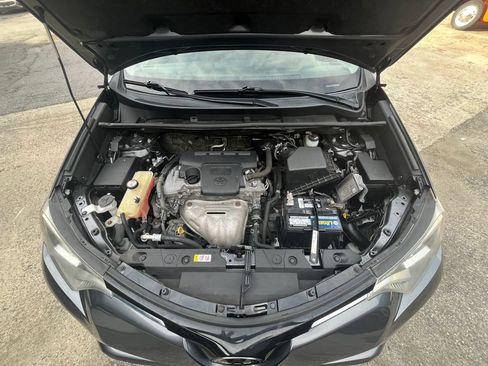 Used 2018 Toyota RAV4 XLE AWD/4WD image 12