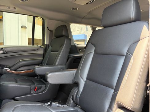 Used 2018 Chevrolet Suburban Premier AWD/4WD image 27