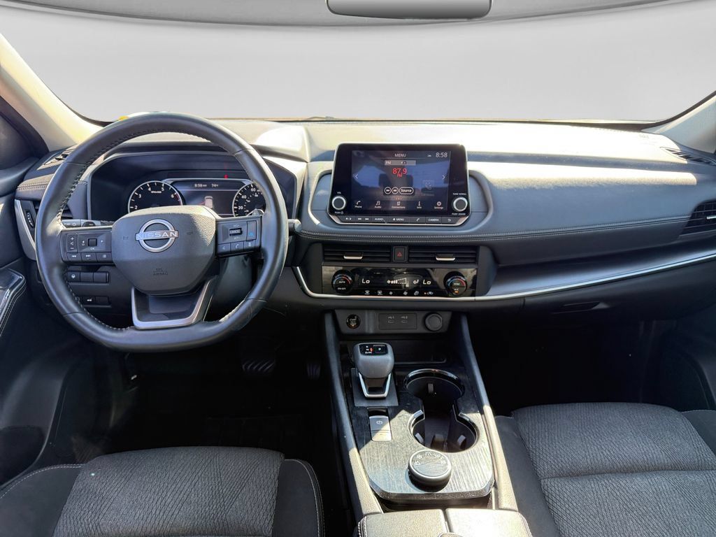 Used 2025 Nissan Rogue SV AWD/4WD image 23