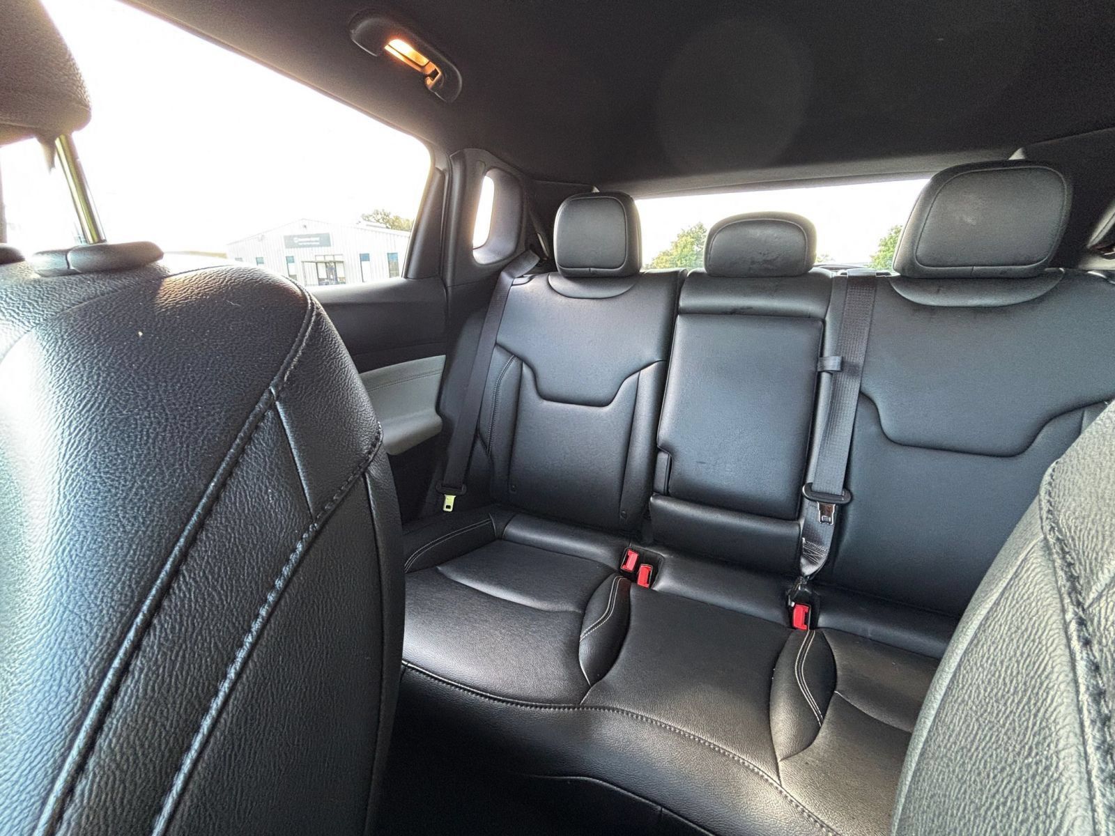 Used 2025 Jeep Compass Limited AWD/4WD image 39
