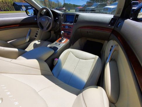 Used 2009 INFINITI G37 Convertible w/ Premium Pkg RWD image 11