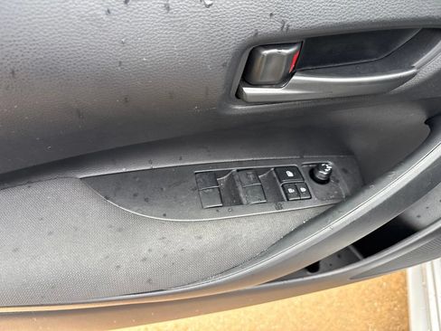 Used 2025 Toyota Corolla LE FWD image 13