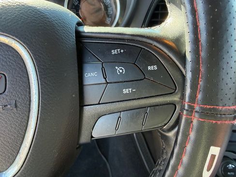 Used 2019 Dodge Challenger SXT image 16