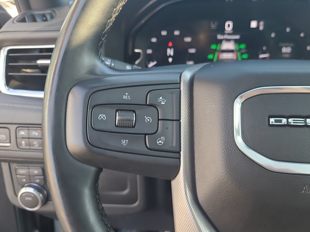 Used 2023 GMC Yukon XL Denali AWD/4WD image 30