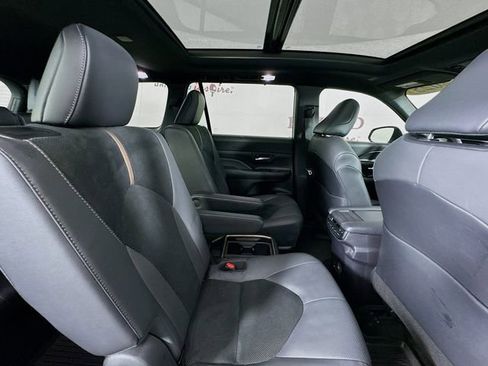 Used 2025 Toyota Grand Highlander MAX Platinum image 33