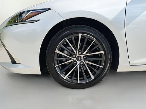 Used 2025 Lexus ES 350 w/ Premium Package FWD image 42