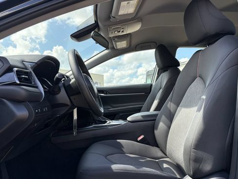 Used 2020 Toyota Camry LE FWD image 13