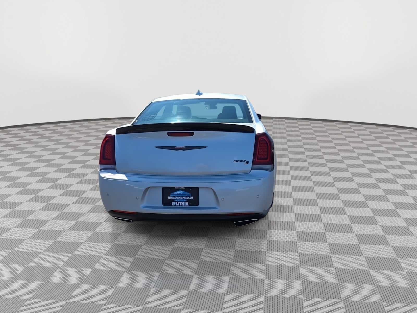 Used 2021 Chrysler 300 S RWD image 7