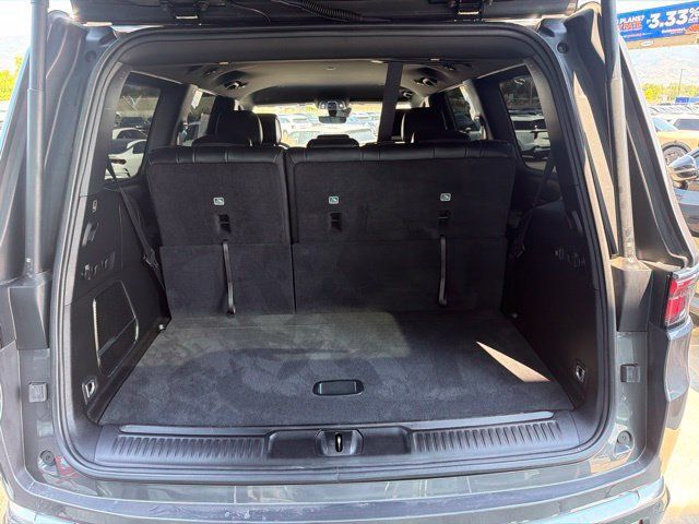 Used 2023 Jeep Wagoneer 4WD w/ HD Trailer Tow Package image 29
