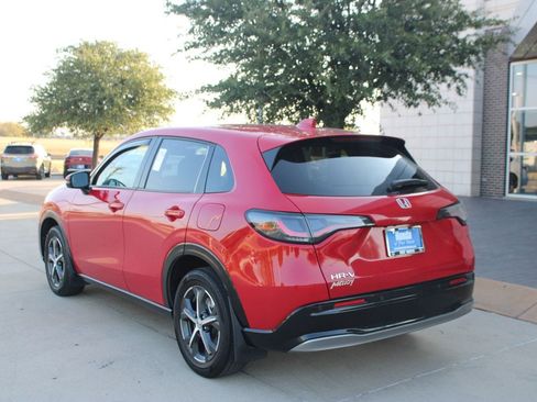 Used 2025 Honda HR-V EX-L image 3
