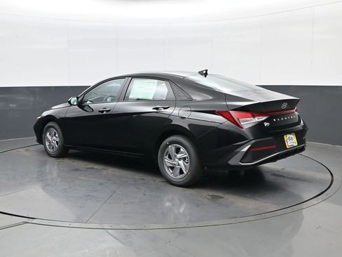 New 2026 Hyundai Elantra SE image 7