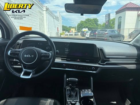 Used 2023 Kia Sportage EX AWD/4WD image 12