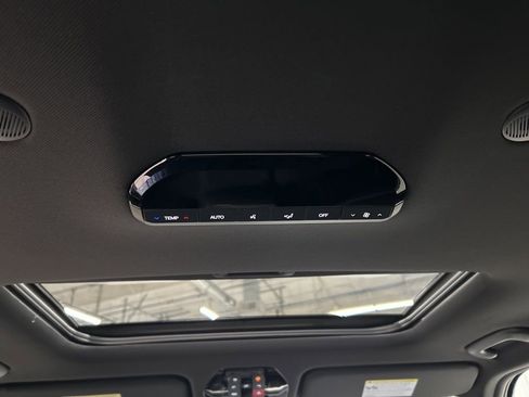 New 2027 Kia Telluride S image 28