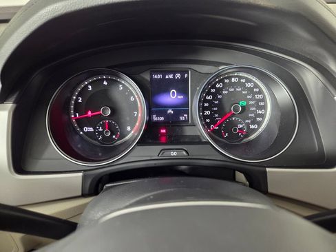 Used 2021 Volkswagen Atlas SE w/ Panoramic Sunroof Package FWD image 14