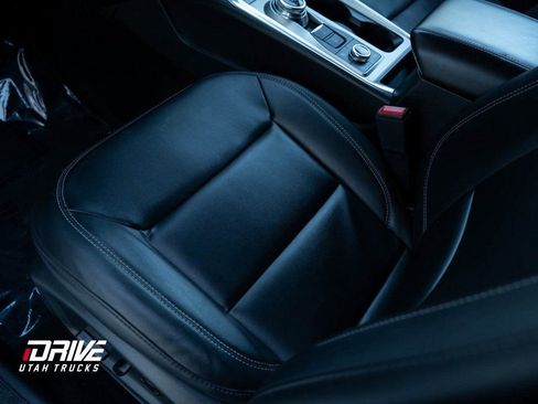 Used 2024 Ford Explorer XLT w/ Equipment Group 202A image 28