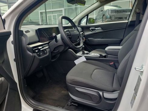 Certified 2026 Kia Sportage LX AWD/4WD image 9