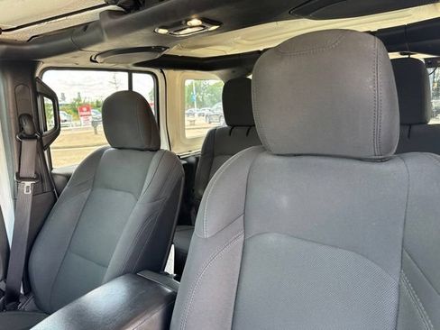 Used 2022 Jeep Wrangler Unlimited Sport AWD/4WD image 8