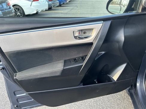 Used 2016 Toyota Corolla LE image 17