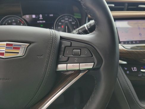 Used 2023 Cadillac XT6 Premium Luxury w/ Platinum Package AWD/4WD image 28