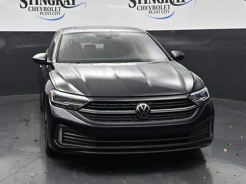 Used 2023 Volkswagen Jetta Sport FWD image 2