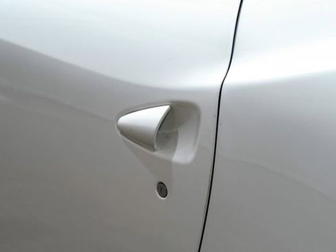 Used 2018 Ferrari California T image 40