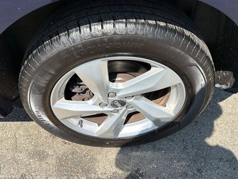 Used 2020 Audi Q3 2.0T Premium w/ Convenience Package AWD/4WD image 9