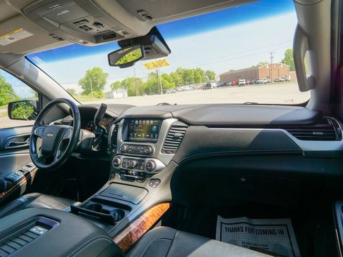 Used 2019 Chevrolet Suburban Premier AWD/4WD image 16