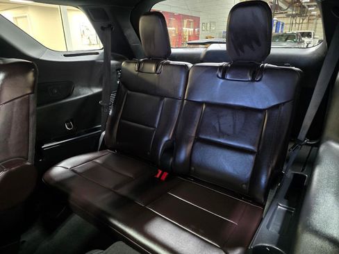 Used 2025 Ford Explorer Platinum w/ LUX Leather Package image 22