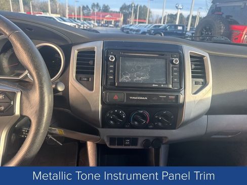 Used 2015 Toyota Tacoma PreRunner image 18