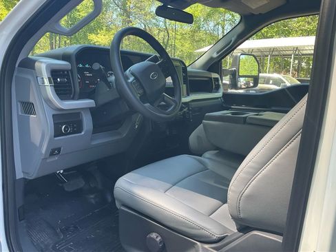 Used 2026 Ford F350 XL w/ XL Chrome Package image 15