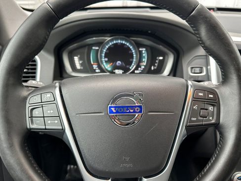 Used 2016 Volvo XC60 T5 Platinum image 25