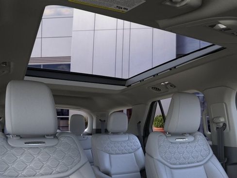 Used 2026 Ford Explorer Platinum w/ LUX Leather Package AWD/4WD image 22
