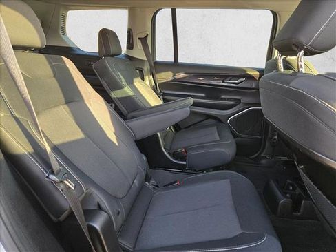 Used 2022 Jeep Grand Cherokee L Laredo w/ Luxury Tech Group I image 16