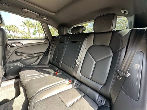 Used 2026 Porsche Macan AWD/4WD image 37