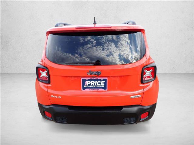 Used 2017 Jeep Renegade Latitude w/ Cold Weather Group AWD/4WD image 3
