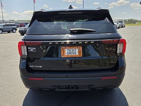 Used 2025 Ford Explorer Active RWD image 10