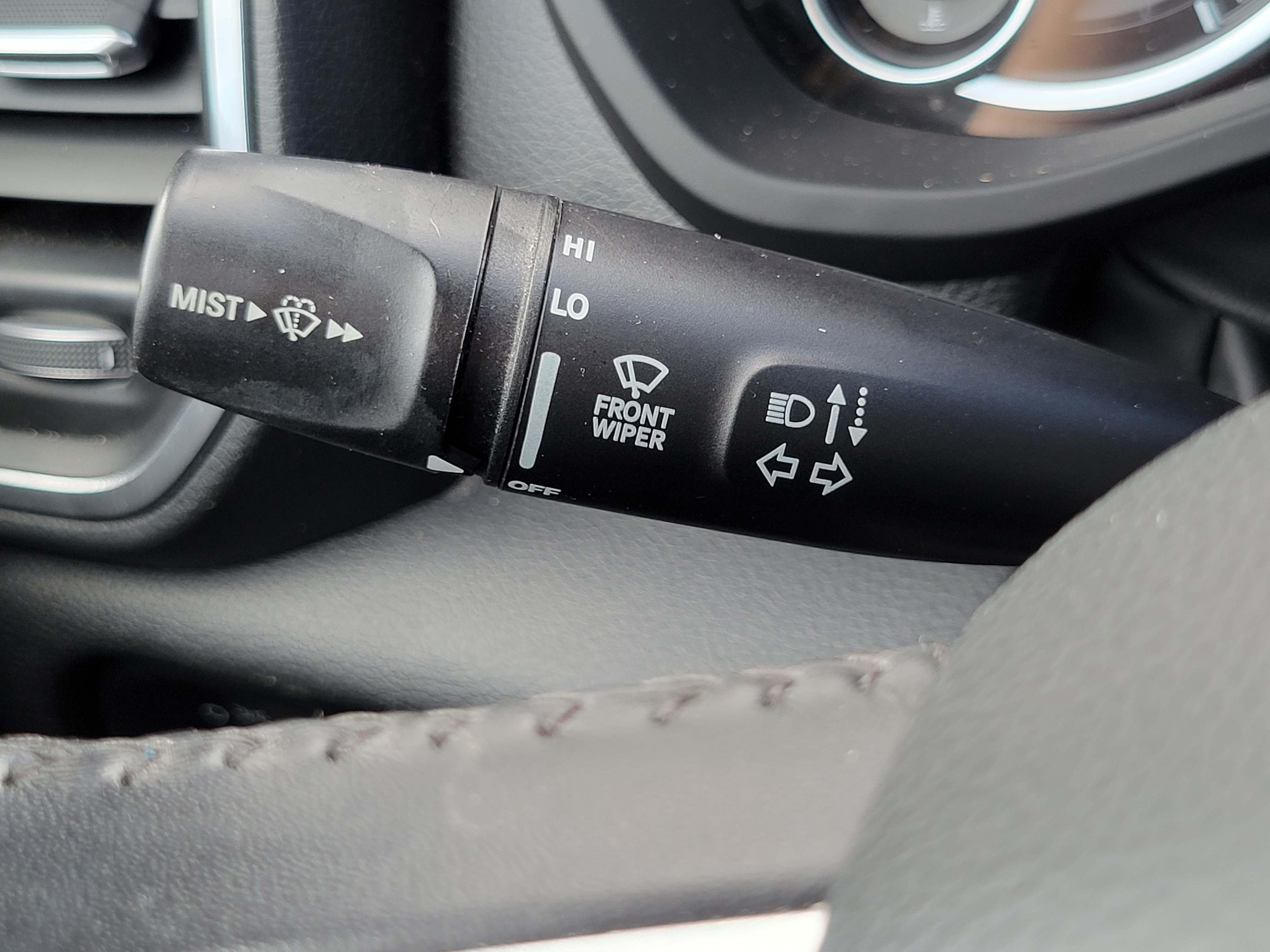 Used 2022 RAM 1500 Laramie AWD/4WD image 12