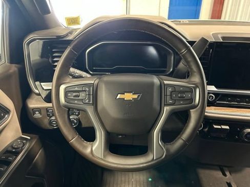 Used 2023 Chevrolet Silverado 1500 LT w/ Z71 Off-Road Package AWD/4WD image 14