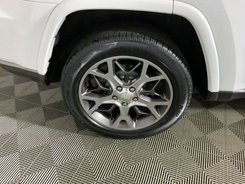 Used 2018 Jeep Grand Cherokee Limited AWD/4WD image 37