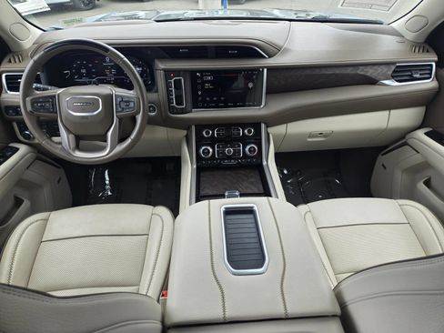 Used 2024 GMC Yukon XL Denali w/ Advanced Technology Package AWD/4WD image 19