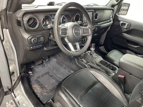 Used 2023 Jeep Wrangler Unlimited Sahara image 18